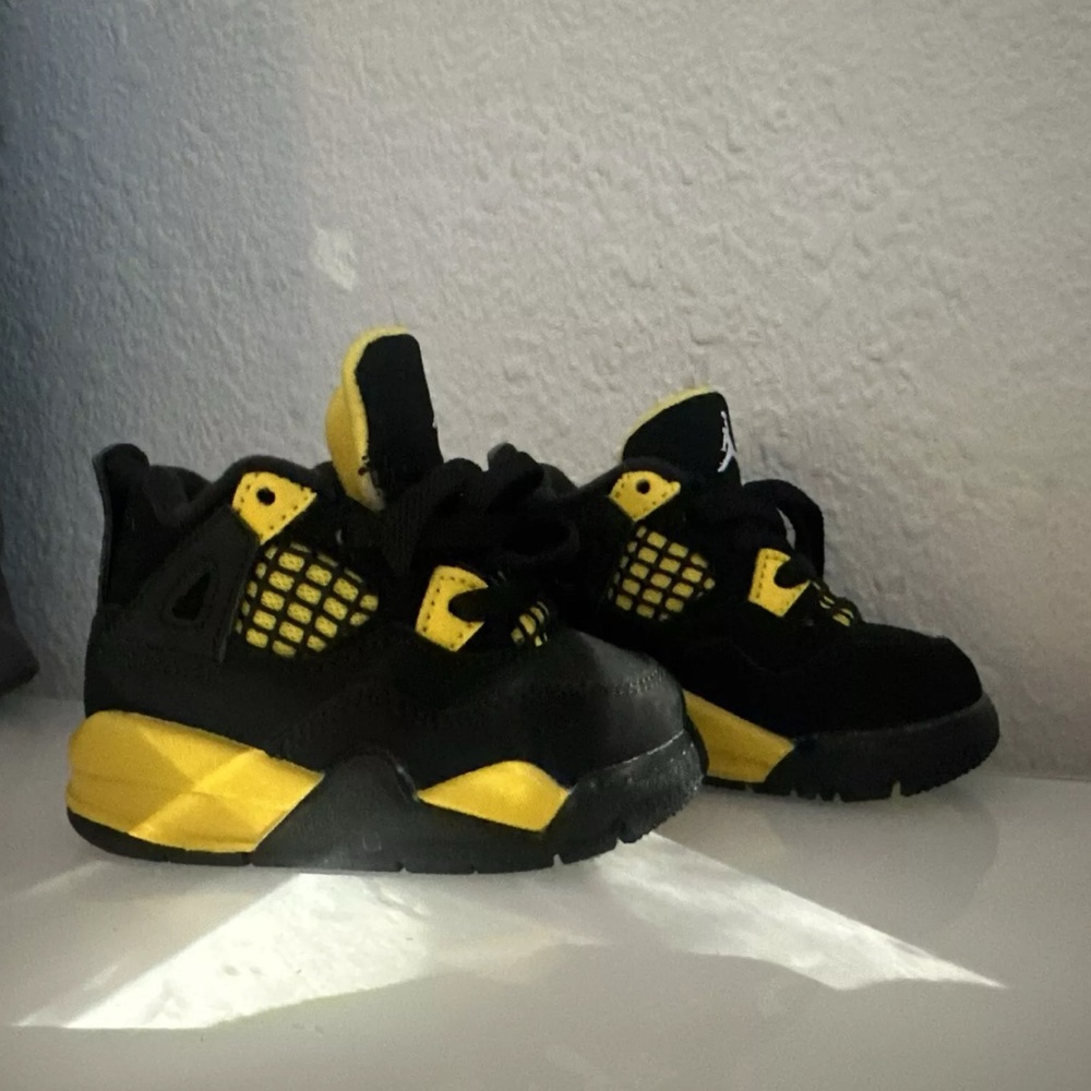 Air Jordan 4 Retro Thunder Yellow Basketball Sneaker Shoe Toddler Infant Size 3c